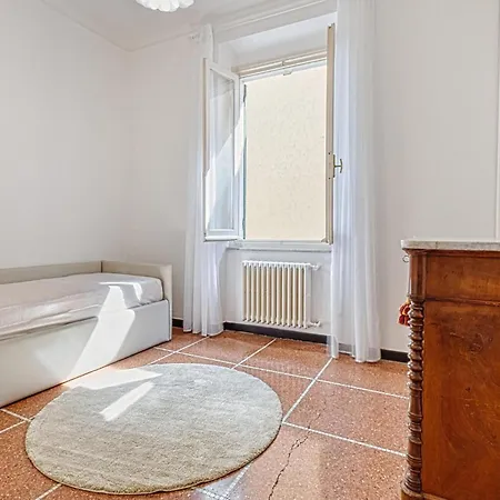 Apartment 3 Bedroom Stunning In Sestri Levante