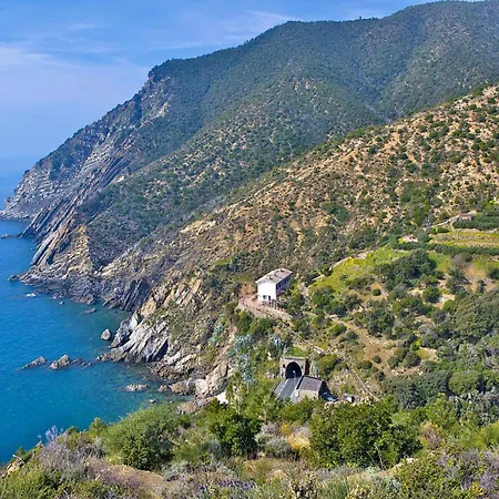 Apartment 3 Bedroom Stunning In Sestri Levante